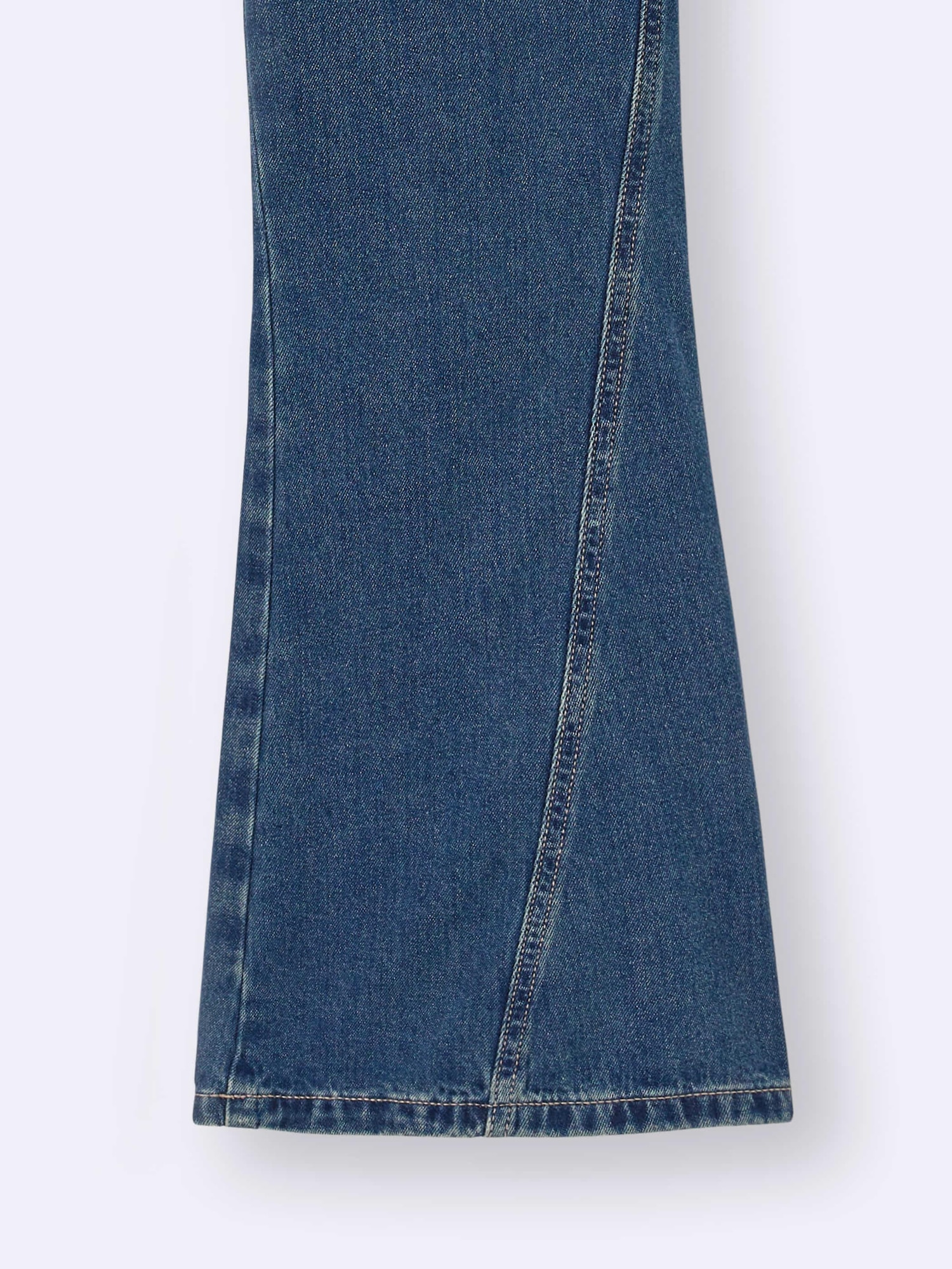 GU公式 | GIRLSカーブシームフレアジーンズJR