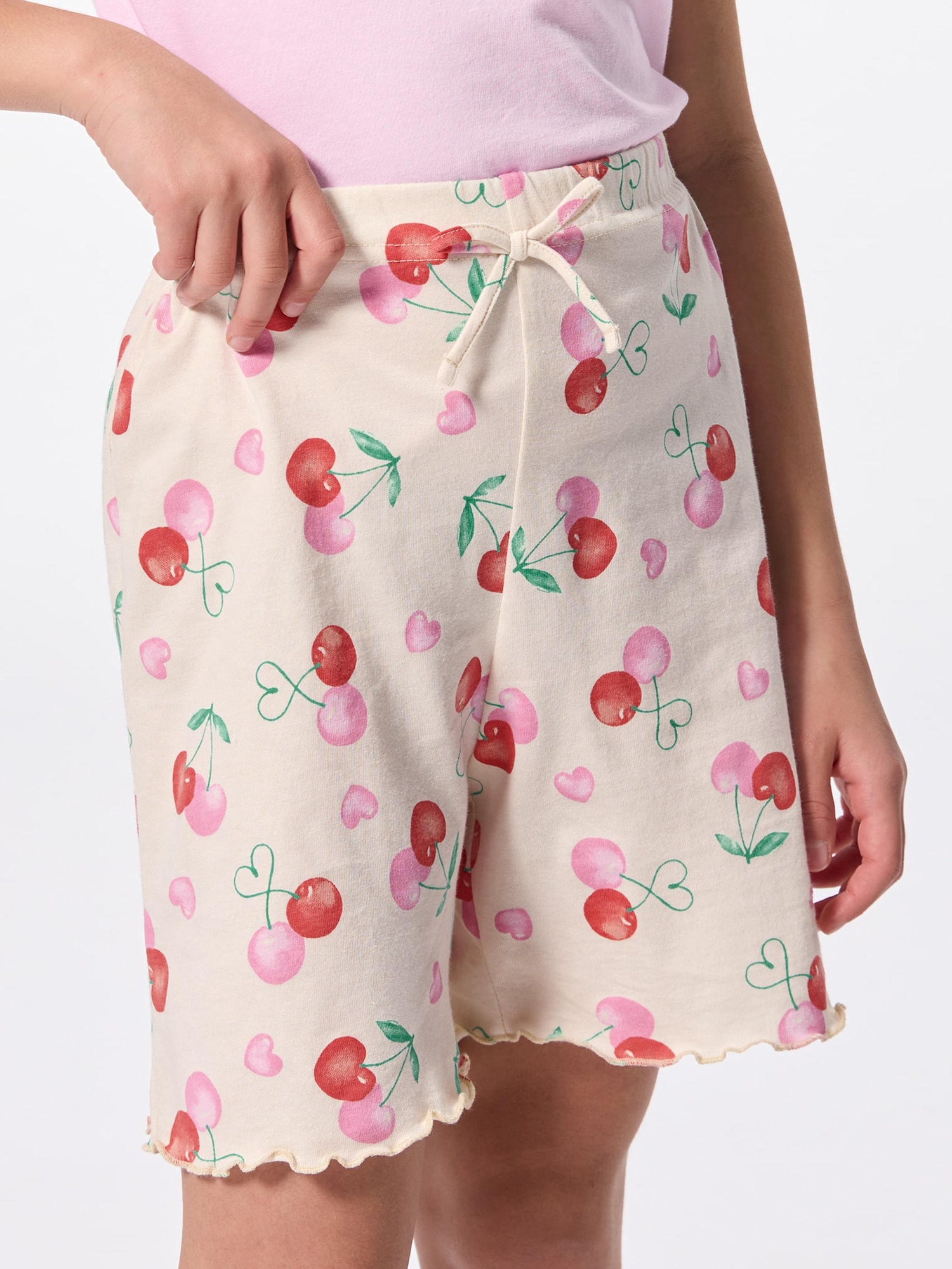 ※購入ページ GU公式 | GIRLSコットンラウンジセット(半袖&ショートパンツ)(チェリー)