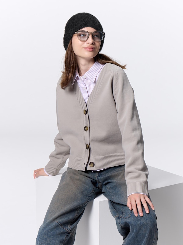 スポンジニットVネックカーディガン