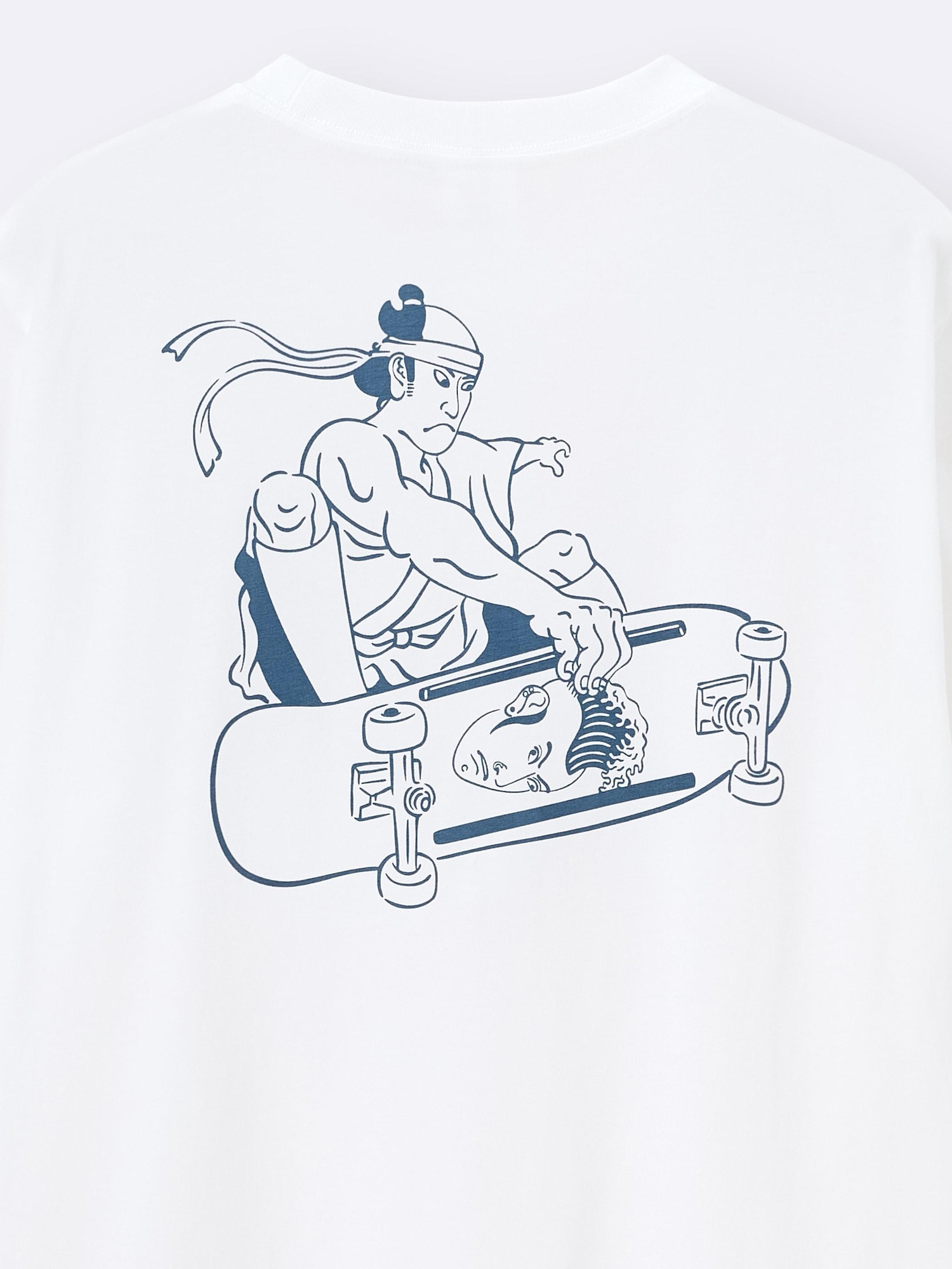 GU公式 | グラフィックT NAGA