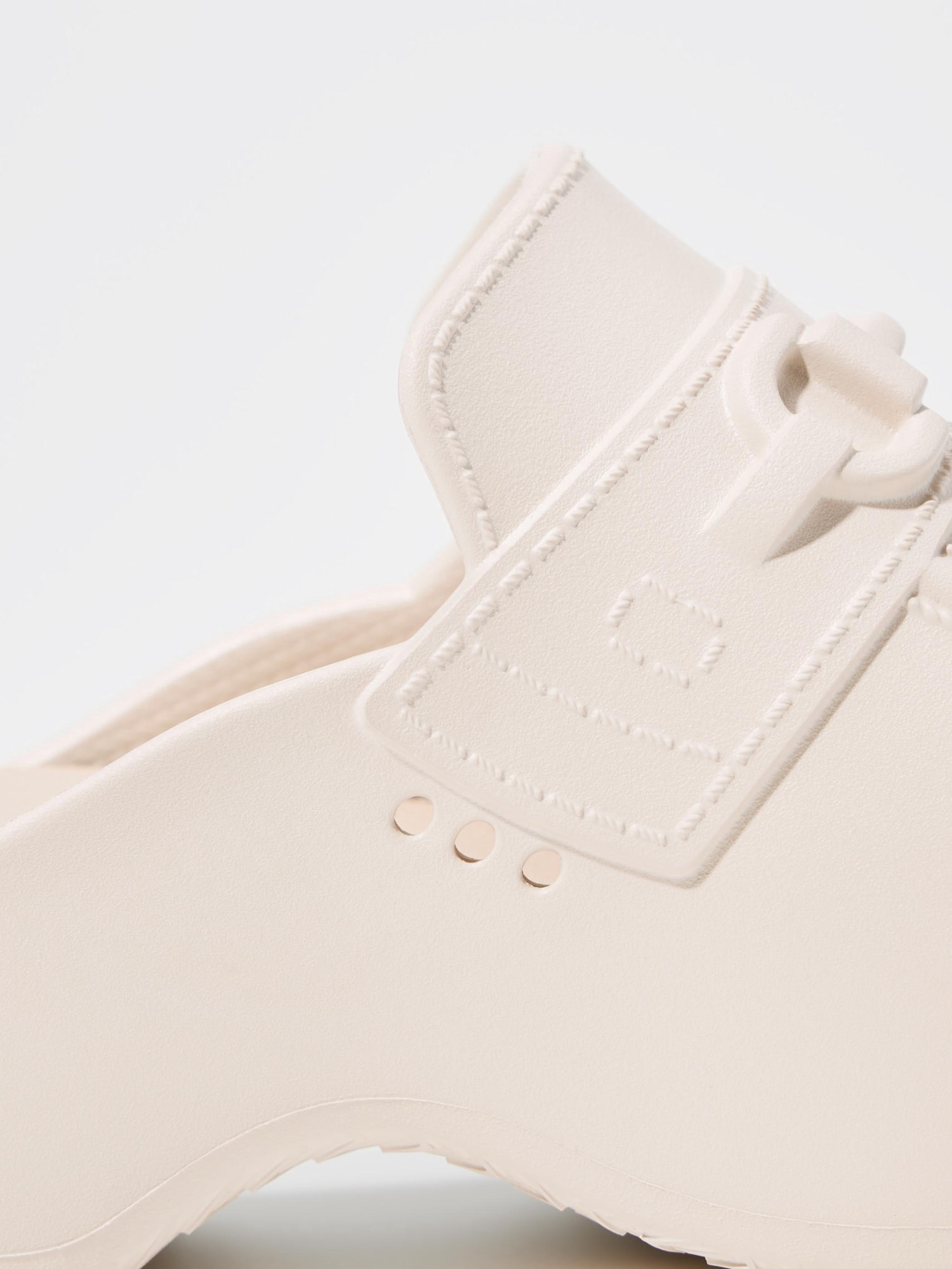 GU公式 | ローファークロッグサンダル by rokh