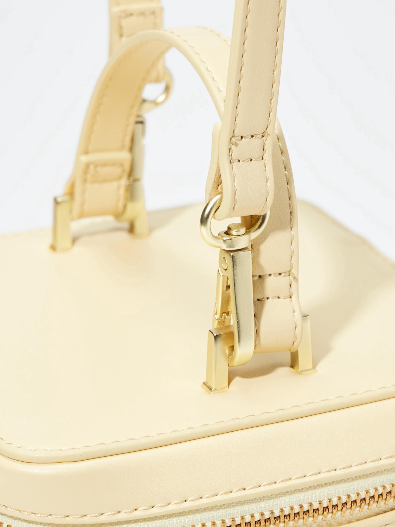 293です♡ GU公式 | バニティバッグ(フラワー) by rokh