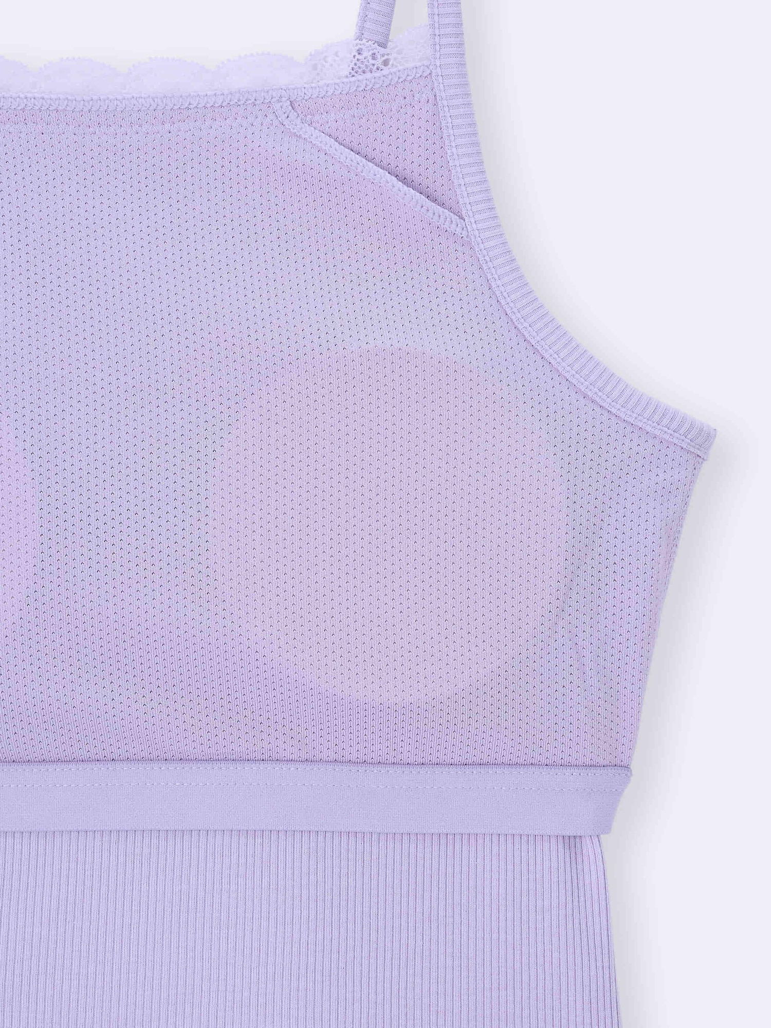 GU公式 | GIRLSブラフィールプチクロップドレースキャミソール