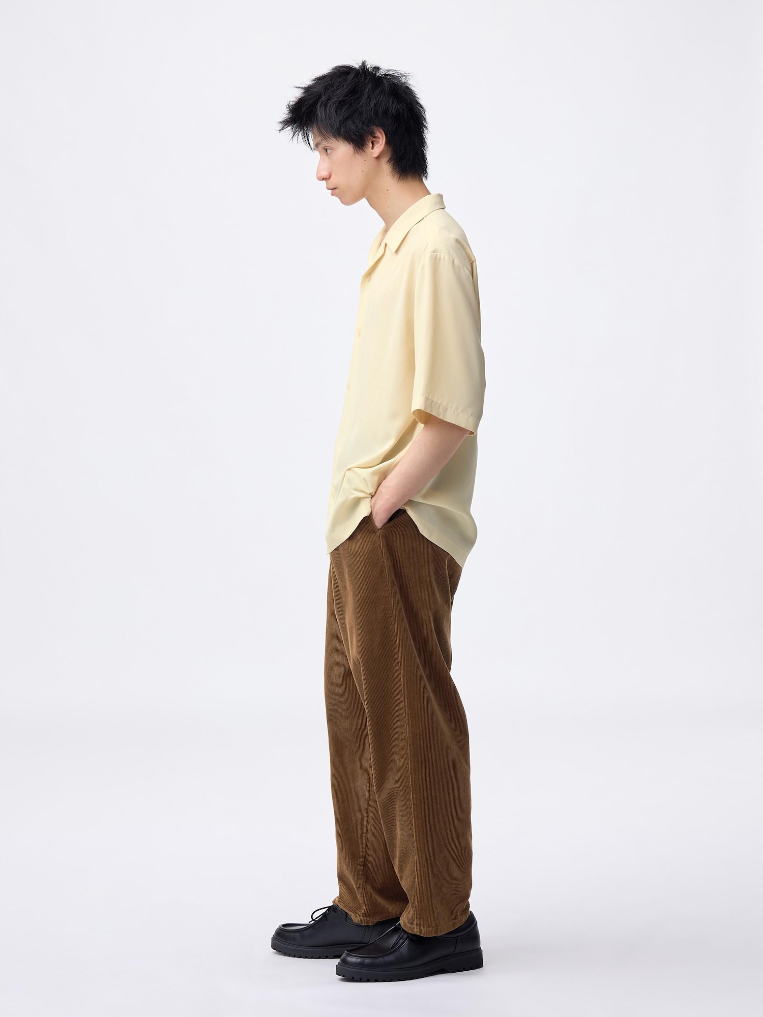 GU公式 | コーデュロイキャロットパンツ(丈標準69.0～73.0cm)