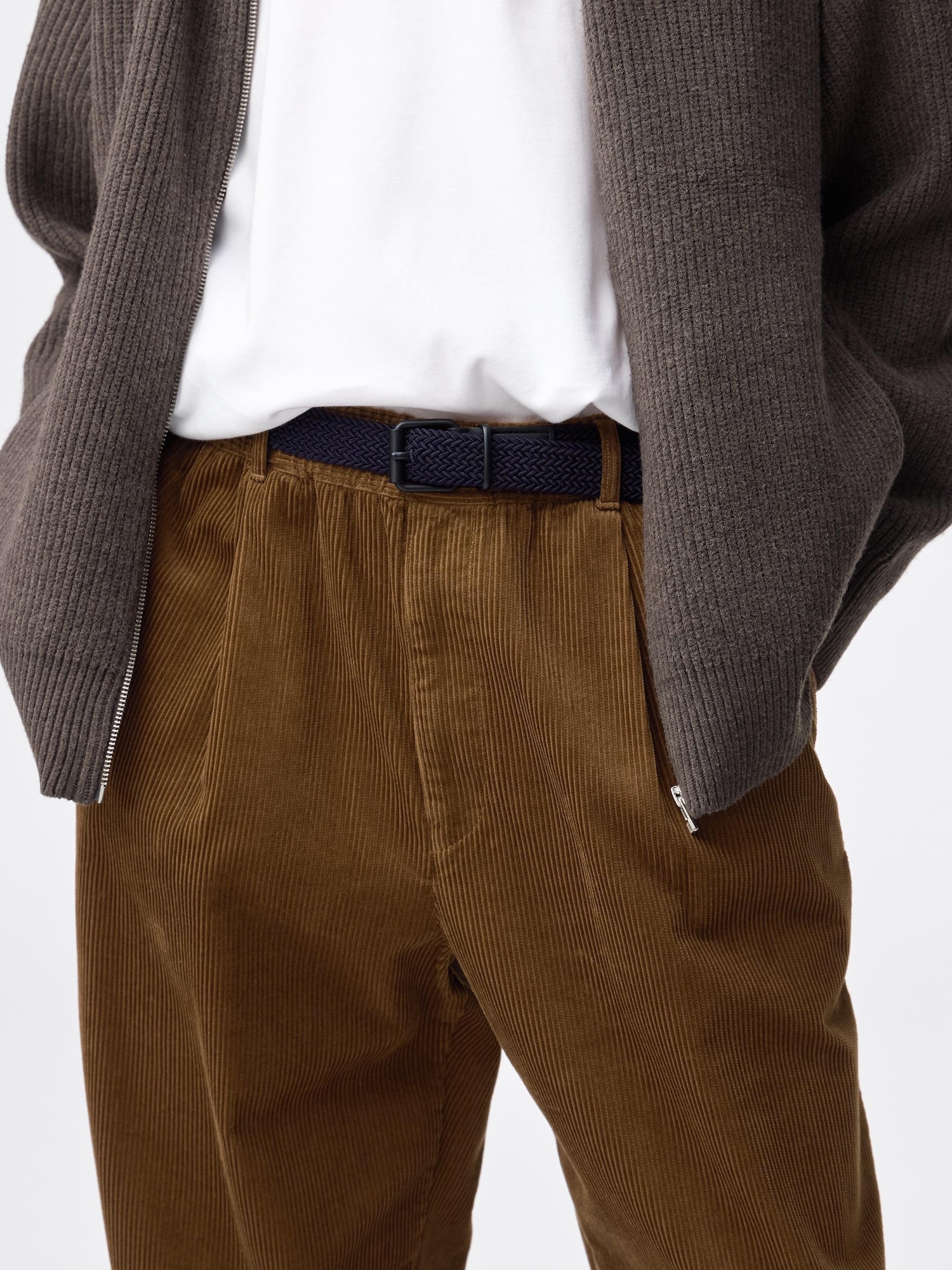 GU公式 | コーデュロイキャロットパンツ(丈標準69.0～73.0cm)