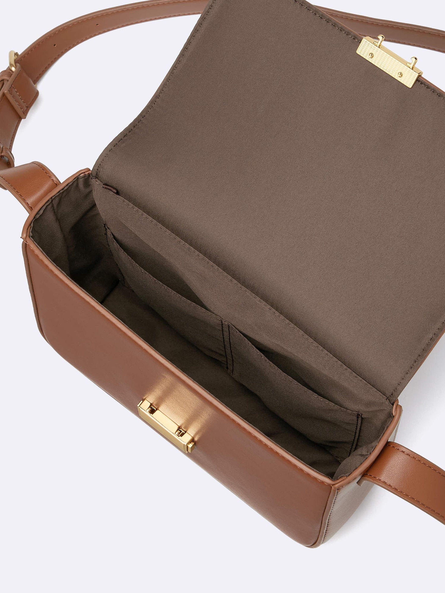 GU公式 | スクエアフラップショルダーバッグ+E