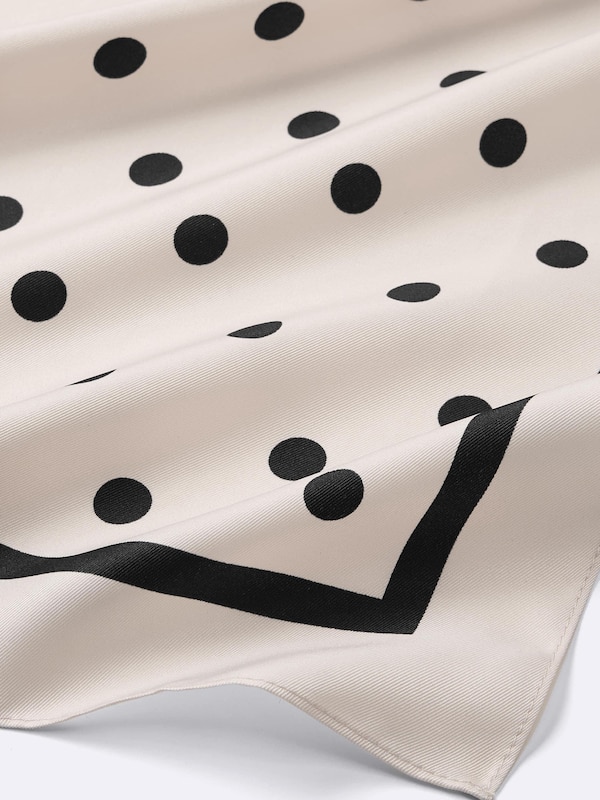 ドットスカーフ