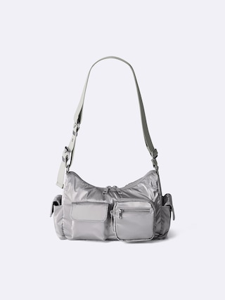 アウトポケットショルダーバッグ+E 【メンズ】 【グッズ】【GU公式/ジーユー】 【SILVER】 アウトポケットショルダーバッグ+E 【メンズ】 【グッズ】【GU公式/ジーユー】 【SILVER】