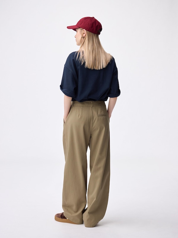 チノバレルレッグタックパンツ