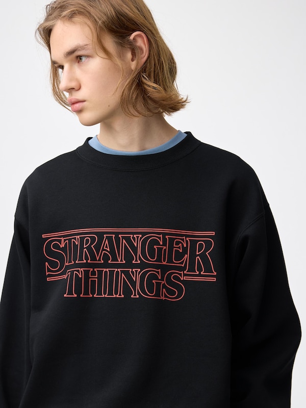 ヘビーウェイトスウェットプルオーバー ストレンジャー・シングス 未知の世界