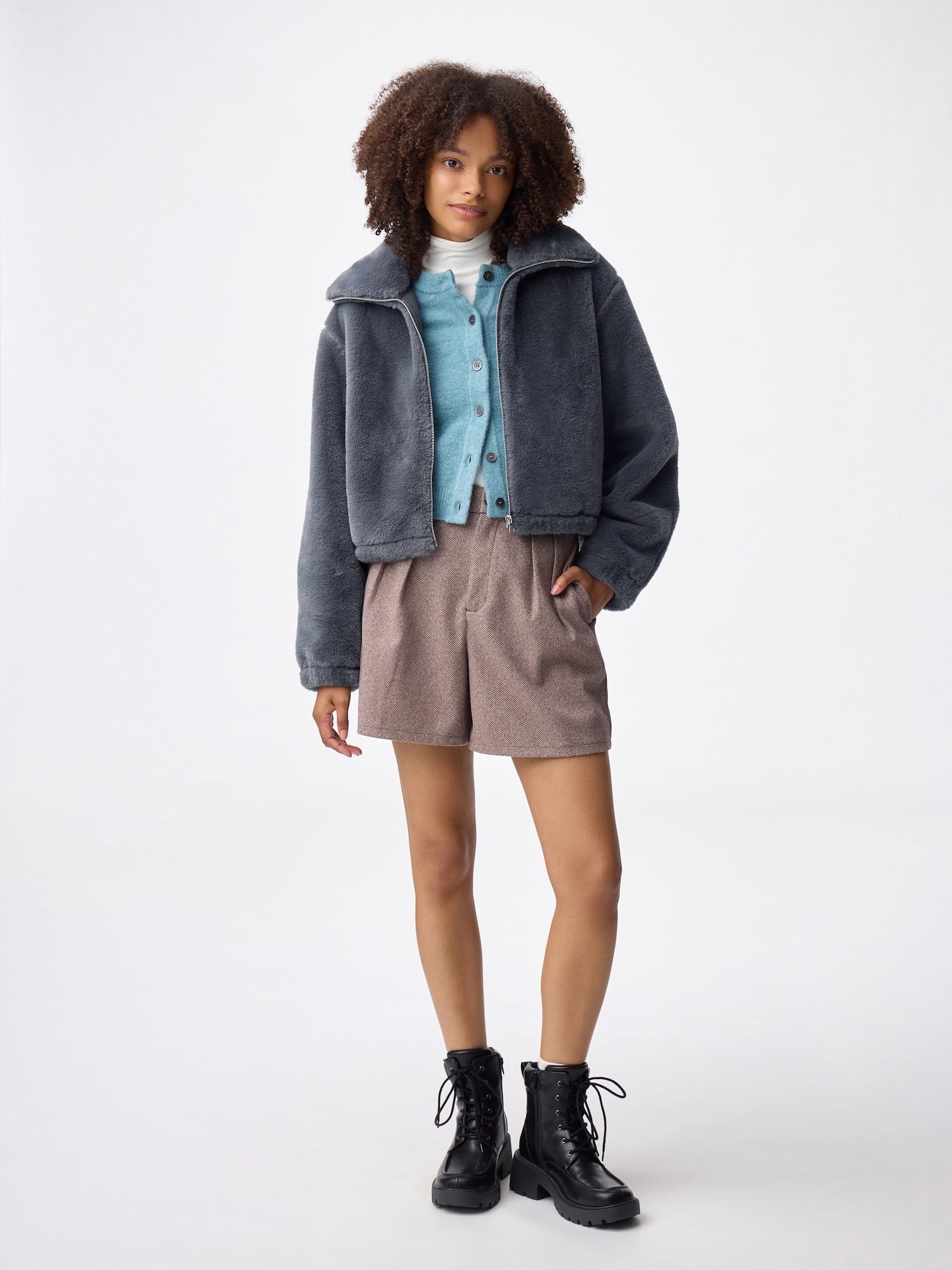 GU公式 | フラッフィーブルゾン