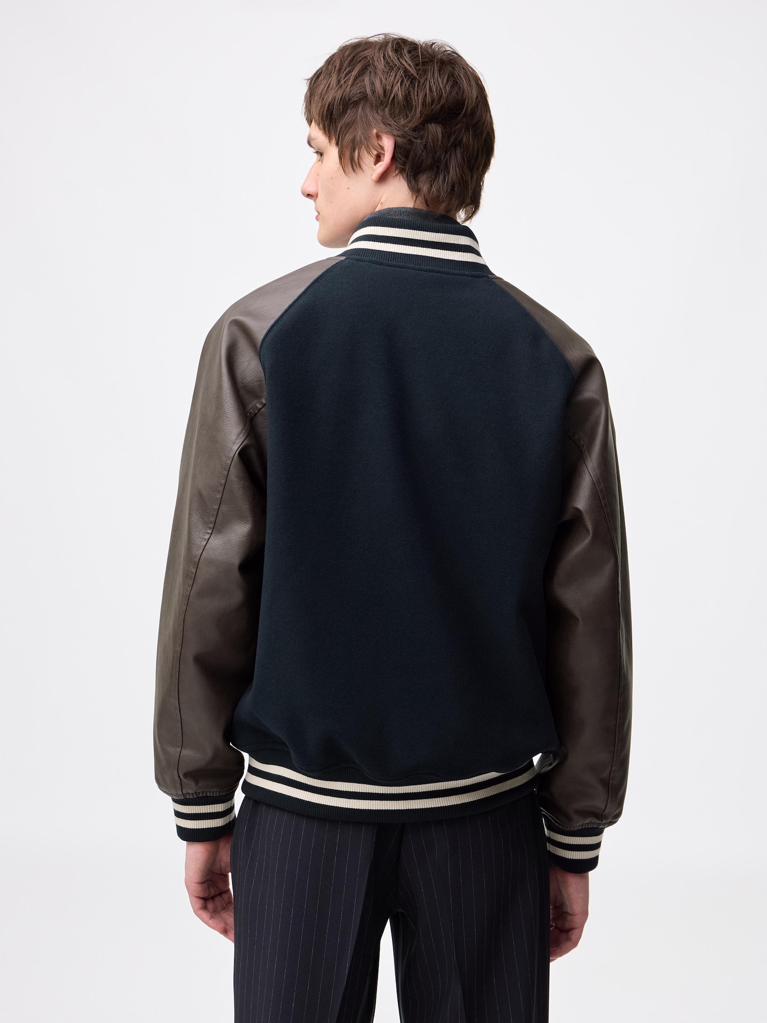 GU公式 | コージーメルトンスタジアムジャンパー