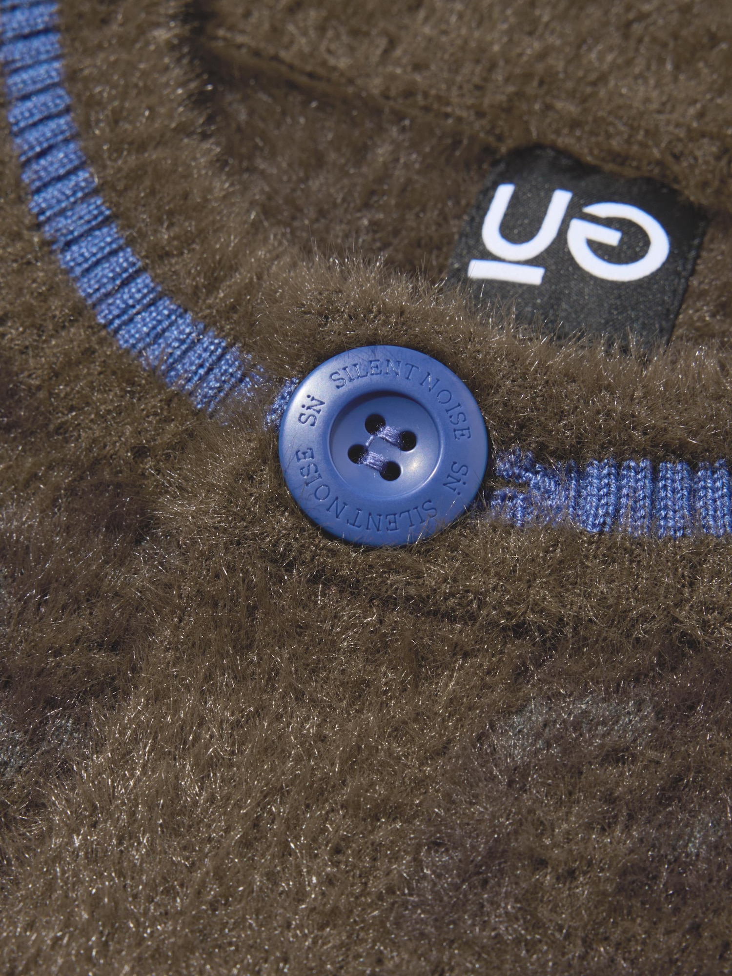 GU公式 | シャギークルーネックカーディガン UNDERCOVER