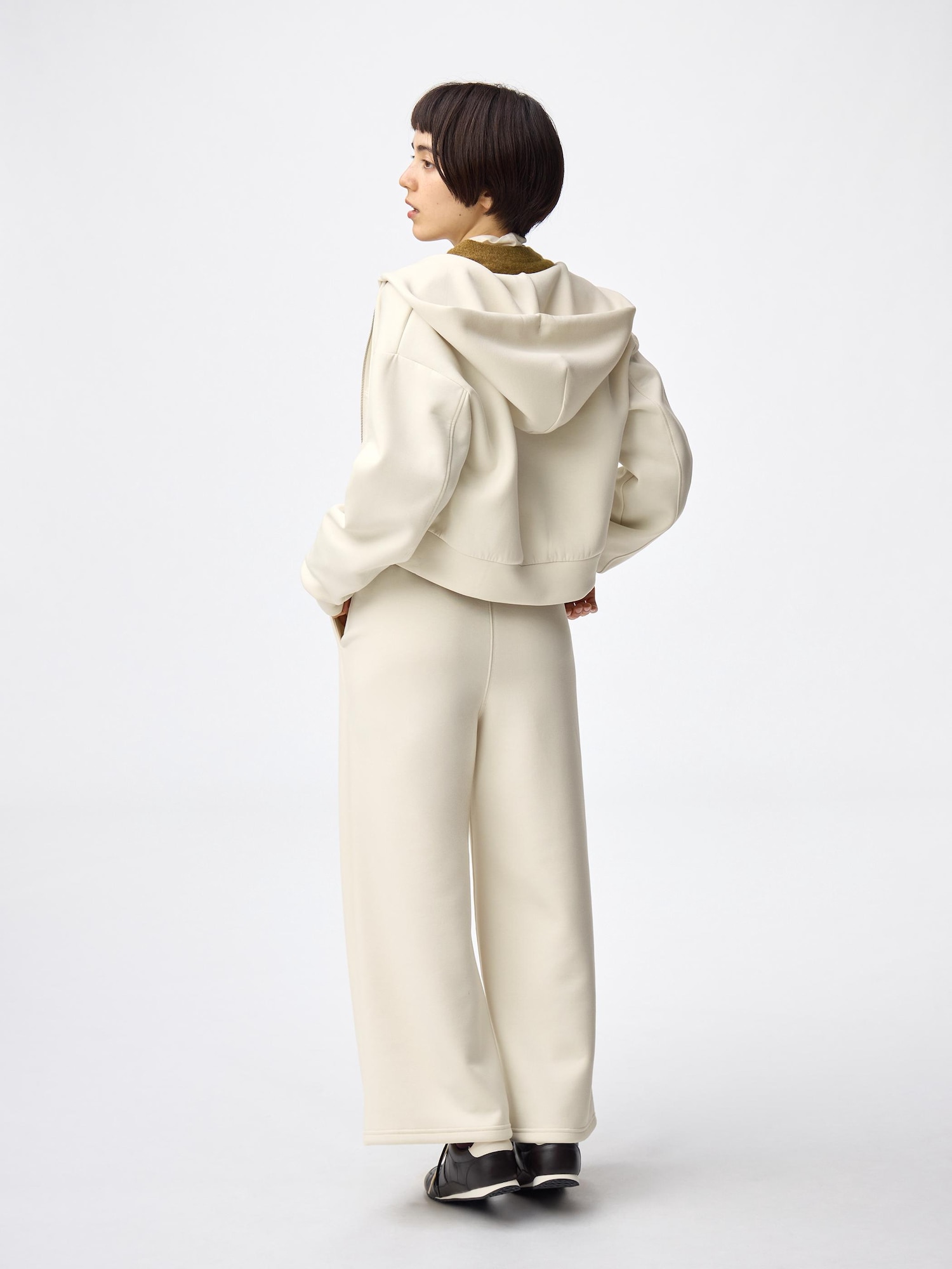 GU公式 | パフスウェットバギーパンツ+EC(丈短め63.0cm)
