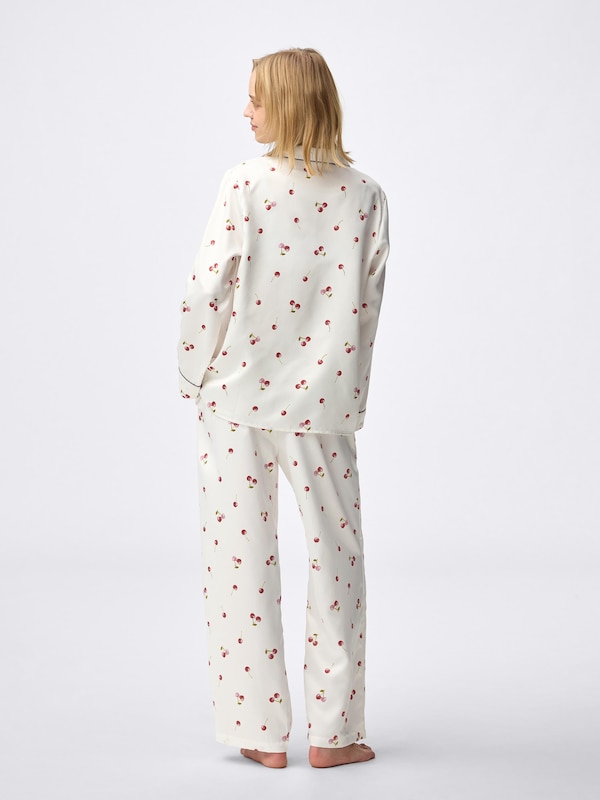 サテンパジャマ(長袖&ロングパンツ)(チェリー)