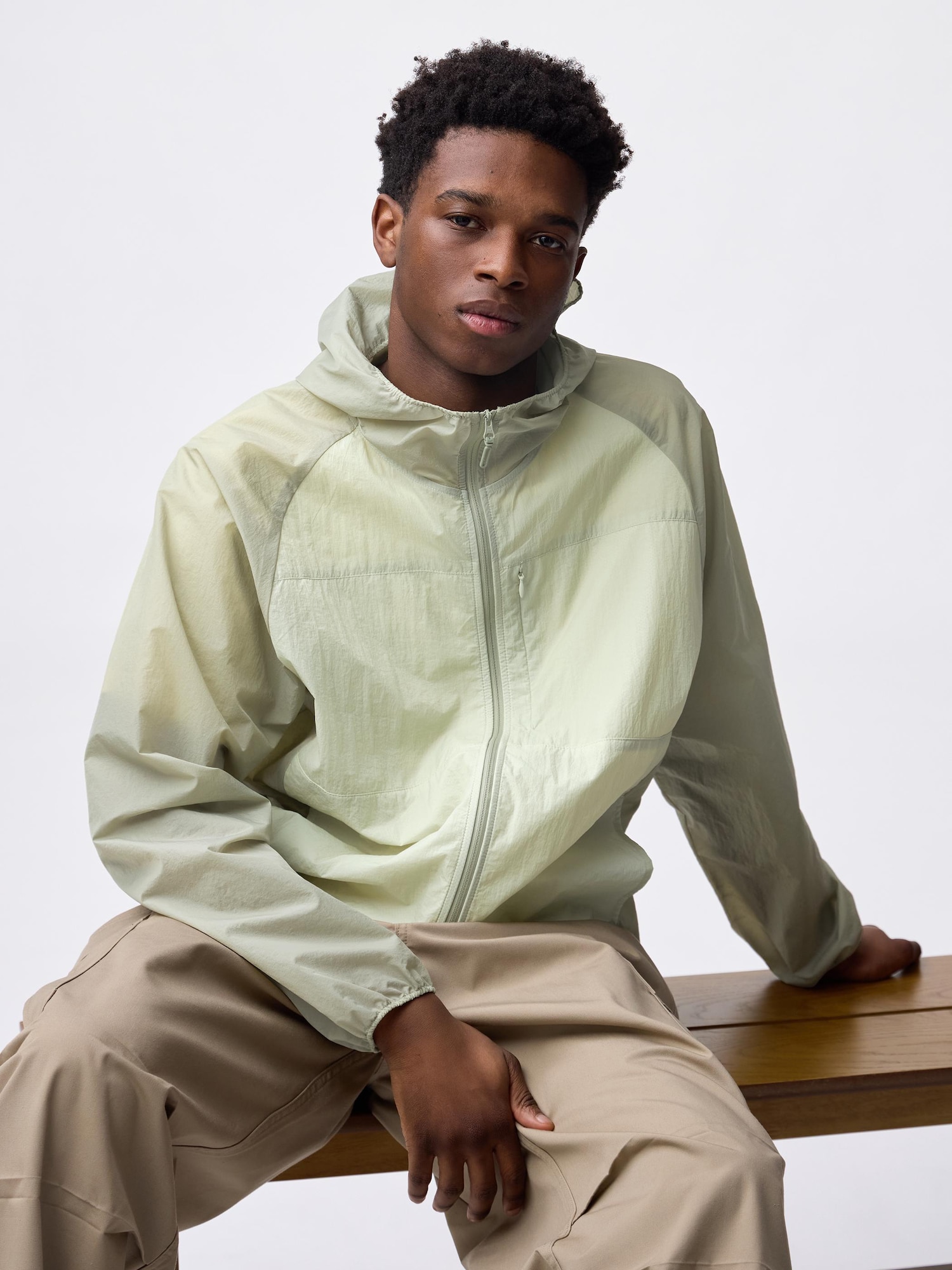 ポケッタブルライトナイロンパーカ+E