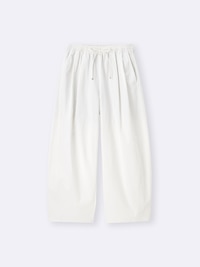 アンクルパンツ