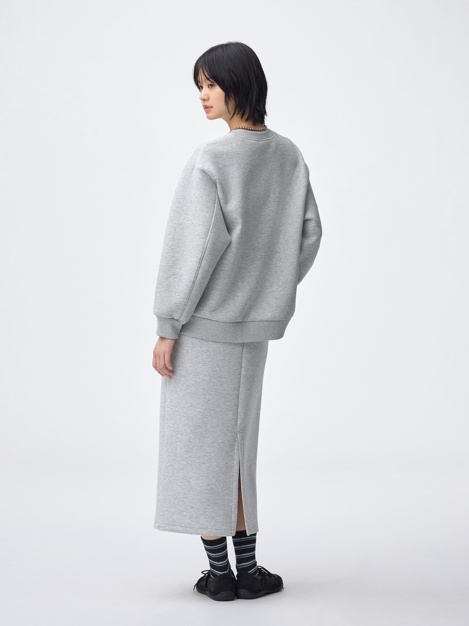 GU公式 | パフスウェットナロースカート(丈標準83.0～87.0cm)