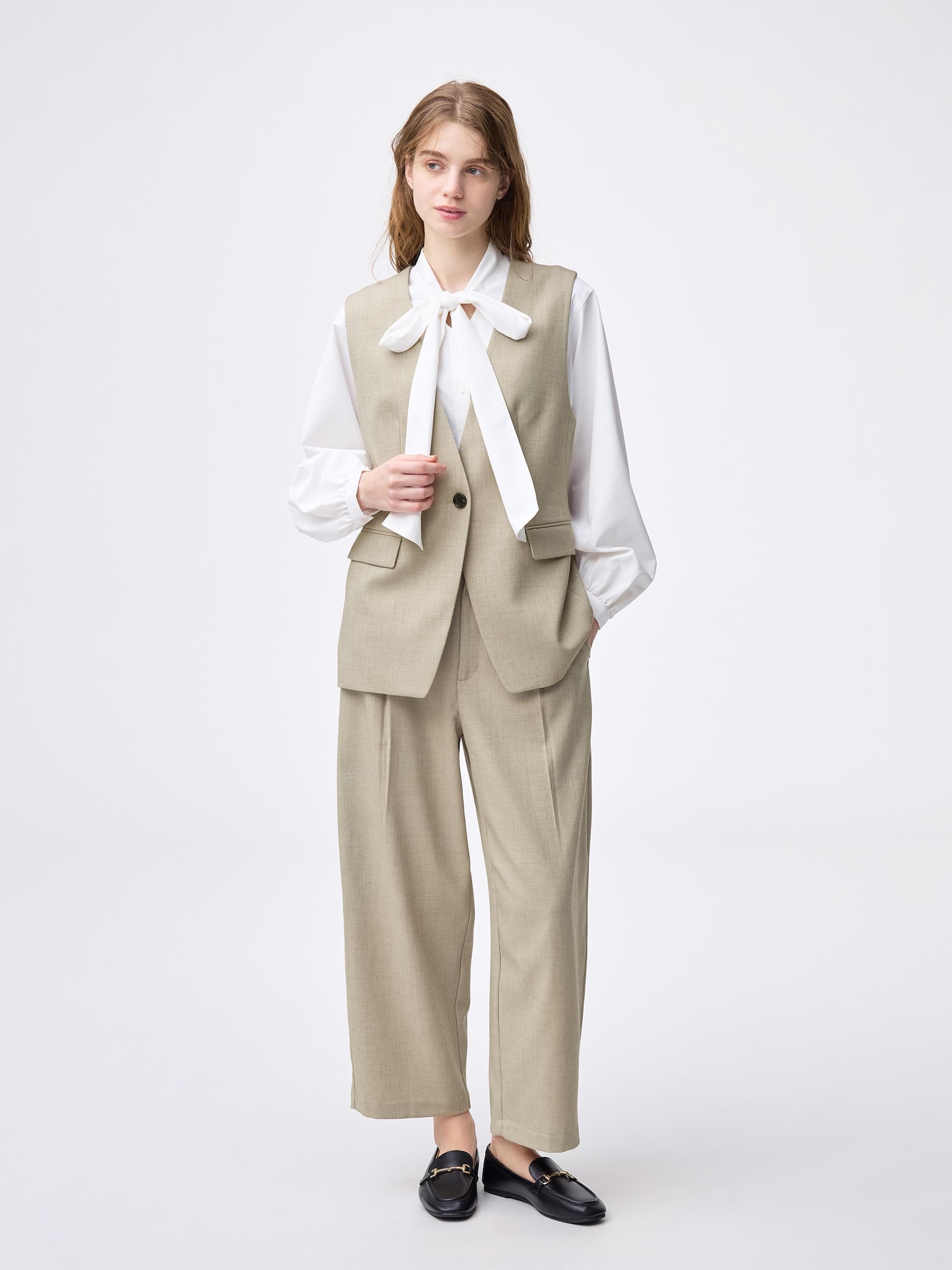 GU公式 | ノーカラーベストZ(セットアップ可能)