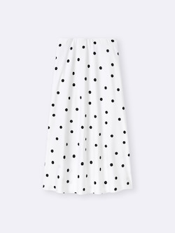 サテンドットフレアスカート
