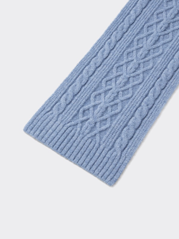 Puffy Touch Knitted Scarf