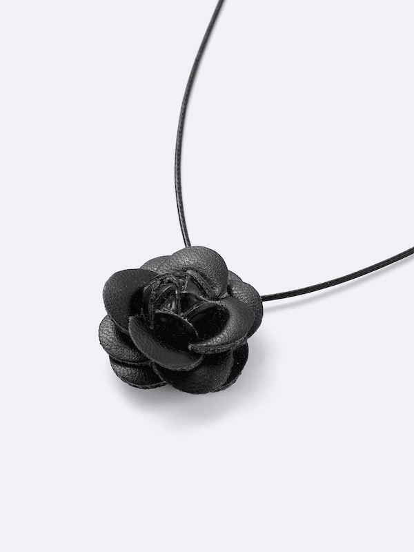 Rose Motif Choker