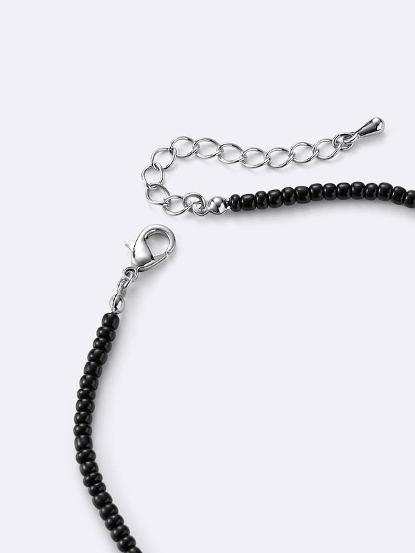 Motif Beaded Necklace