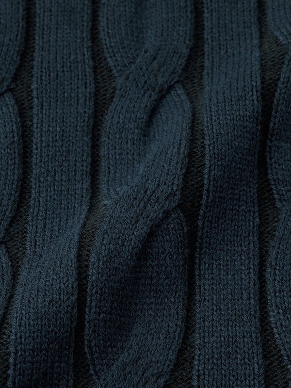 Wide Cable Crew Neck Sweater