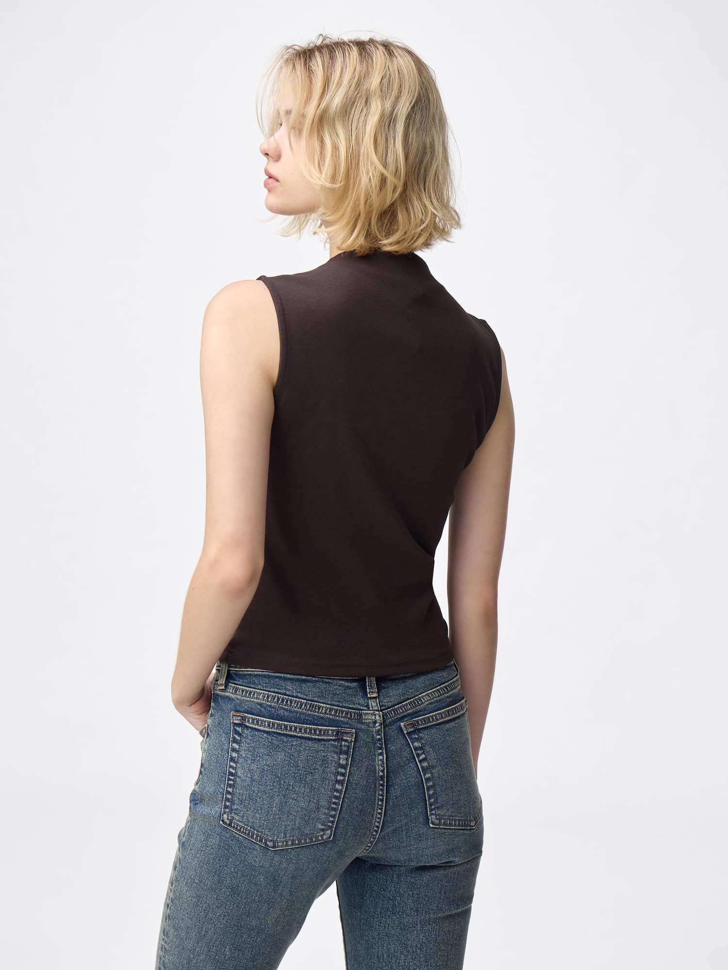 Mock Neck T-Shirt | Sleeveless | GU US