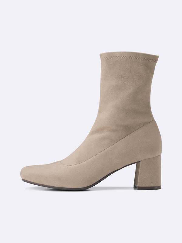 Ultra Stretch Heel Boots
