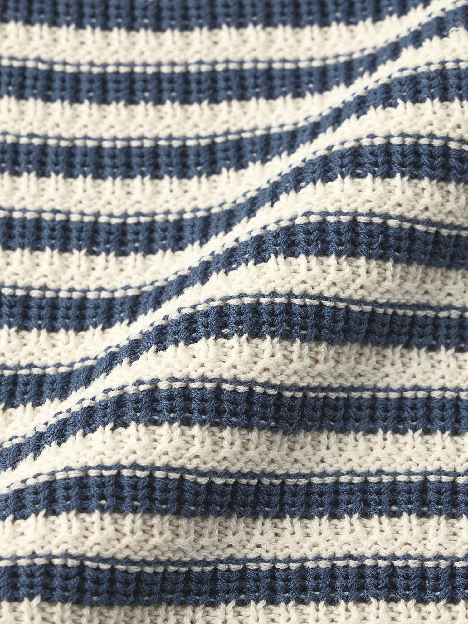 【MODERNIF】Needle stripe knit Ravelry: Daydream Zephyr sweater pattern by Julia Piro
