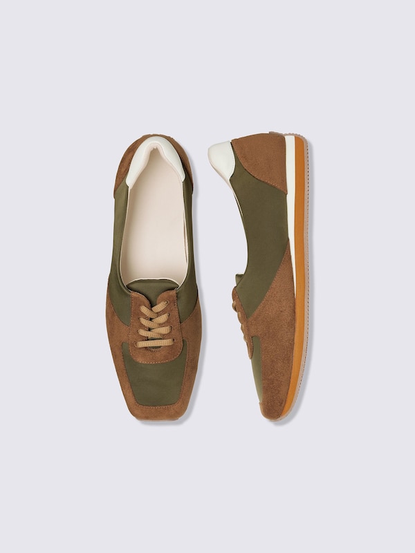 Square Toe Sneakers | CL