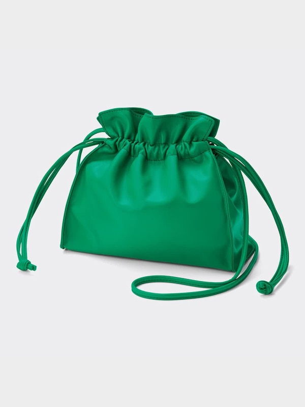 レザータッチドローストリング��バッグ