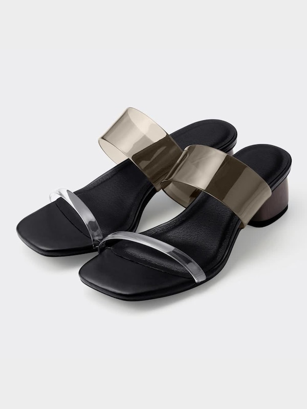 クリアサンダル