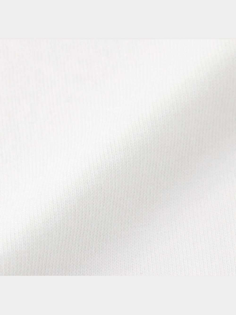 ひろこっち（感謝） GU公式 | コットンVネックT(半袖)+E