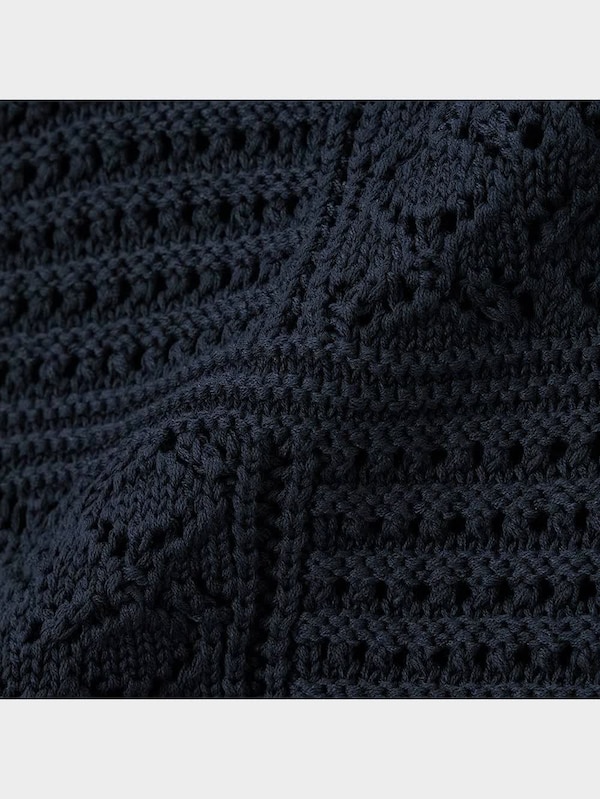 透かし編みニットビスチェ