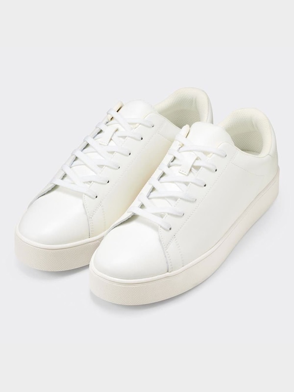 レザータッチスニーカー