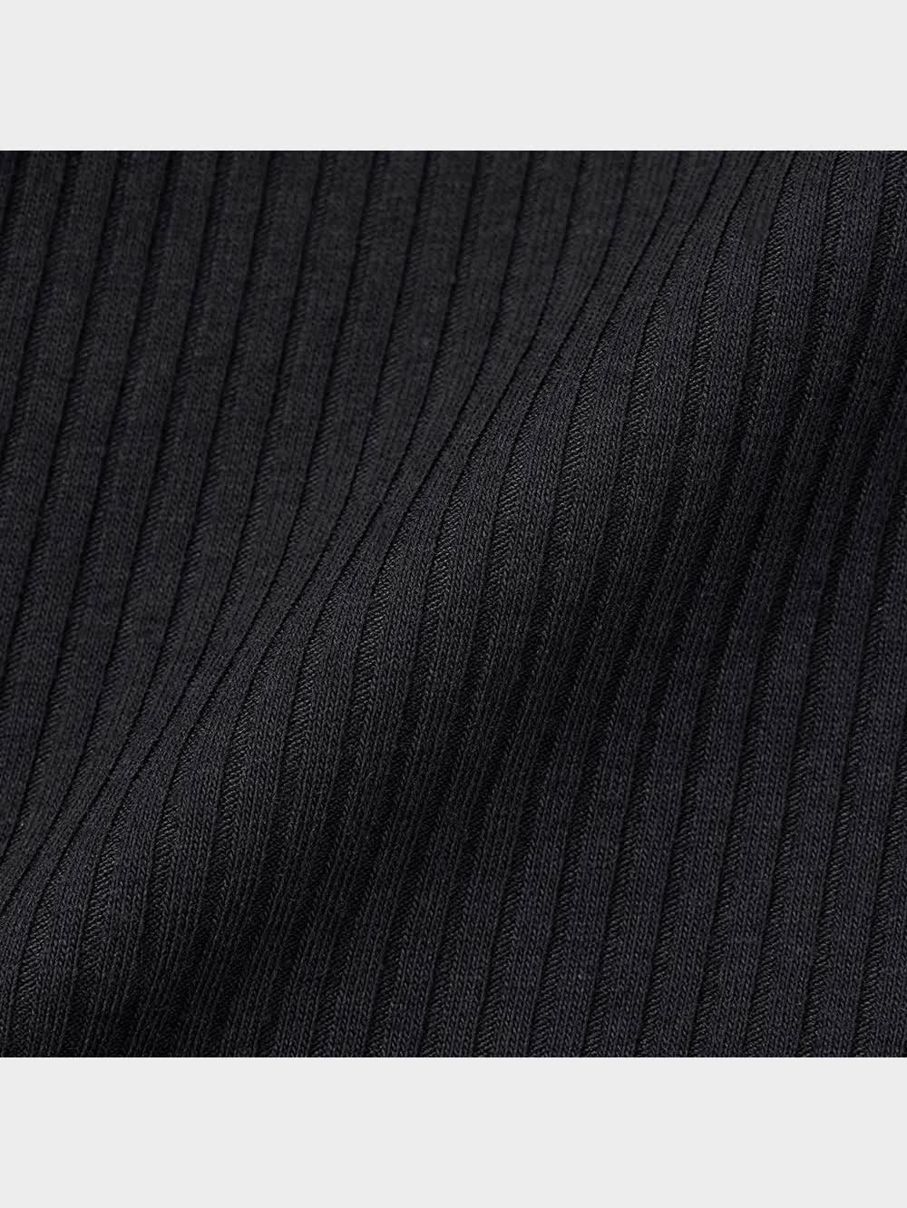 GU公式 | ブラフィールスクエアタンクトップ