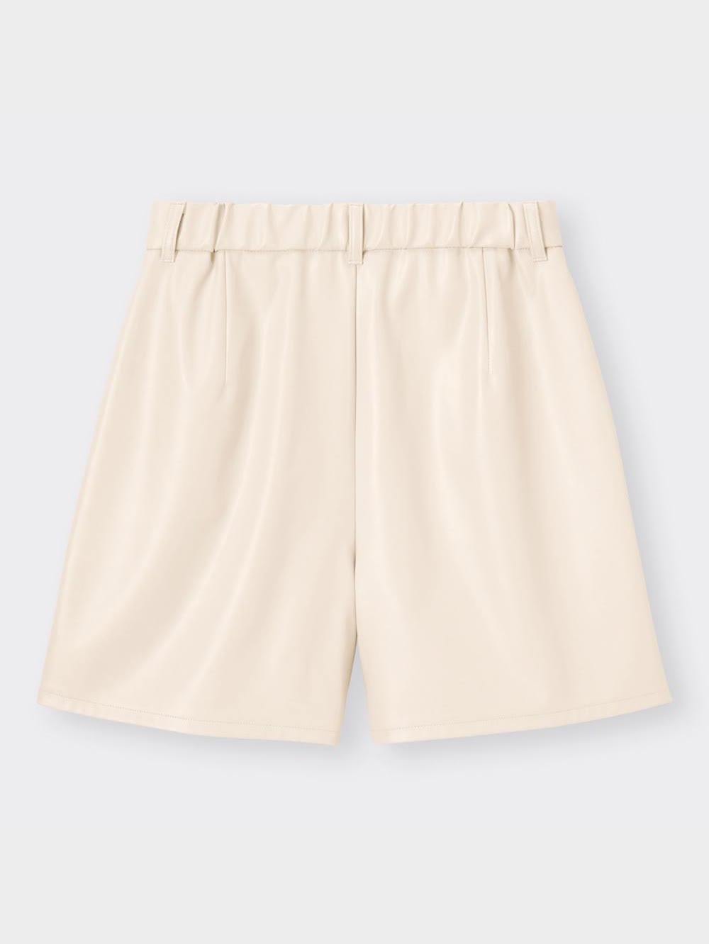 【sheller】 新品未使用　レザーチェックショートパンツ GU公式 | フェイクレザーショートパンツ(セットアップ可能)