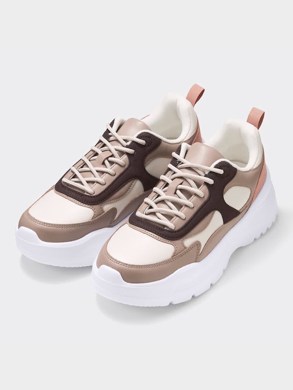 ボリュームソールスニーカー