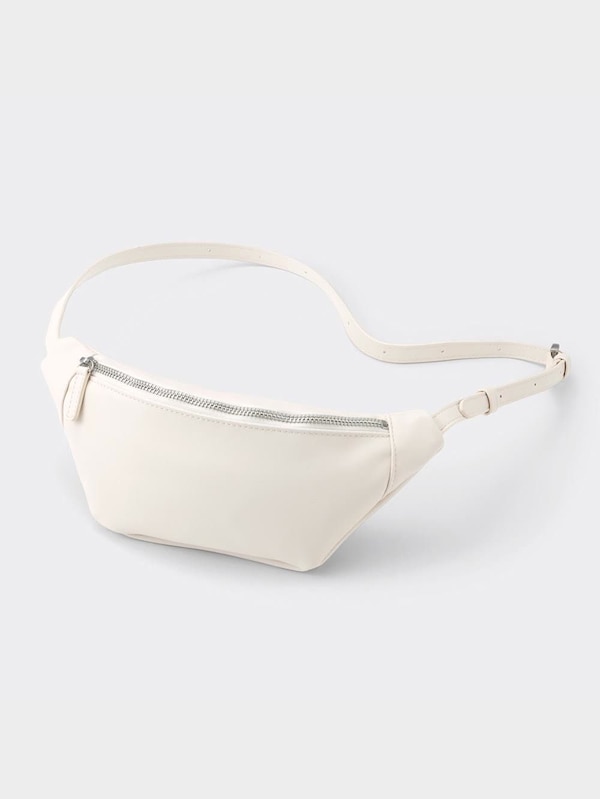 レザータッチボディバッグ+E