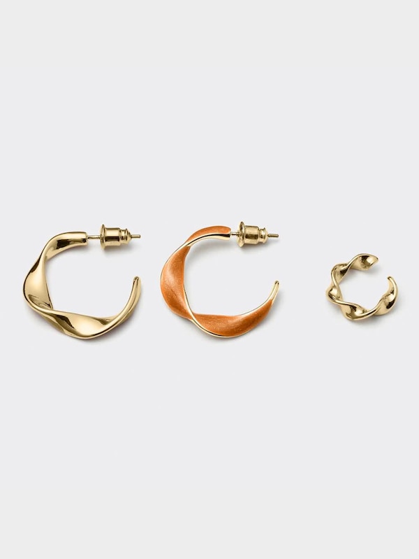 ツイストフープピアス