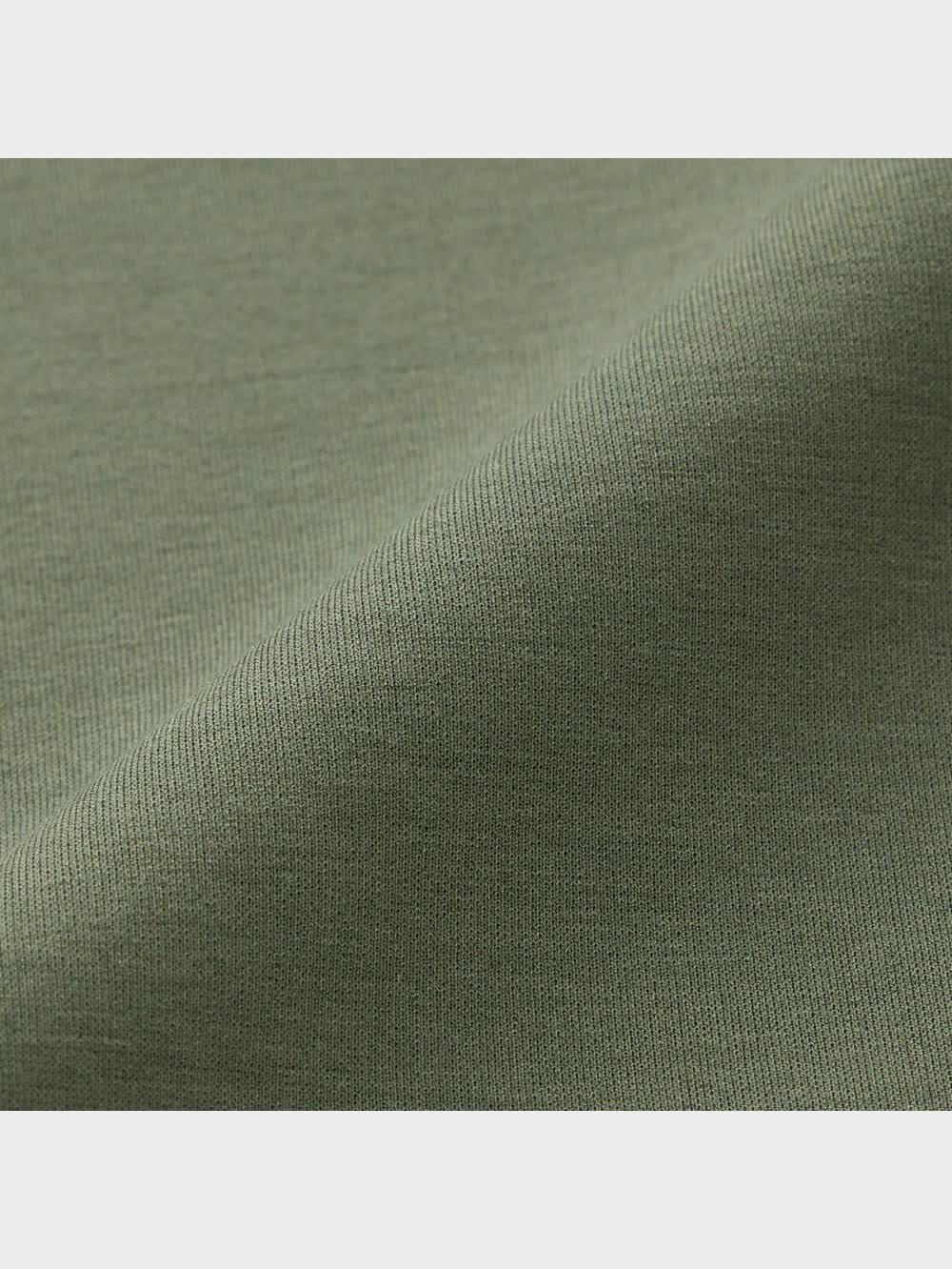 GU公式 | カットソースリットナローミディスカートQ