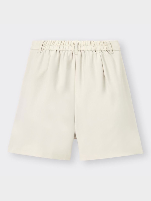 タックショートパンツ