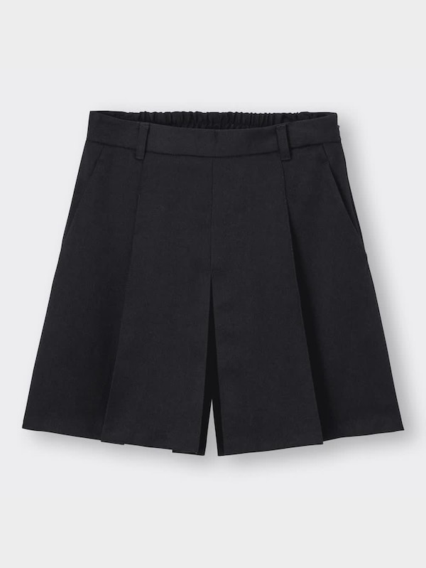 タックショートパンツ
