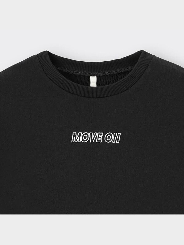 KIDS(男女兼用)グラフィックスウェットプルオーバー(長袖)(バックロゴ)