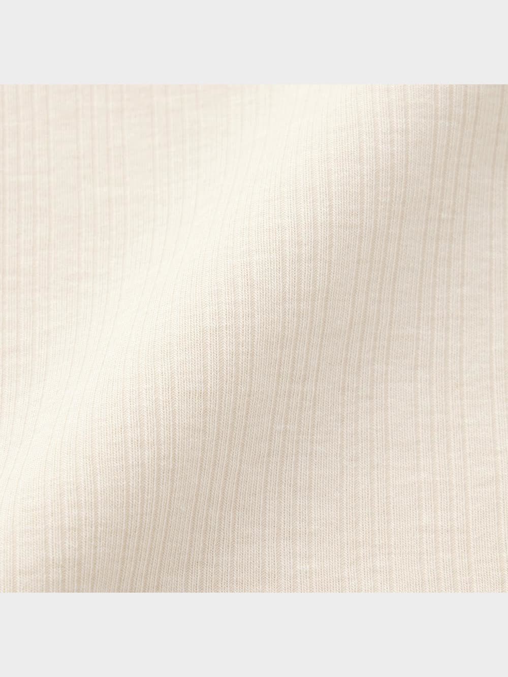 GU公式 | ブラフィールスクエアネックタンクトップ