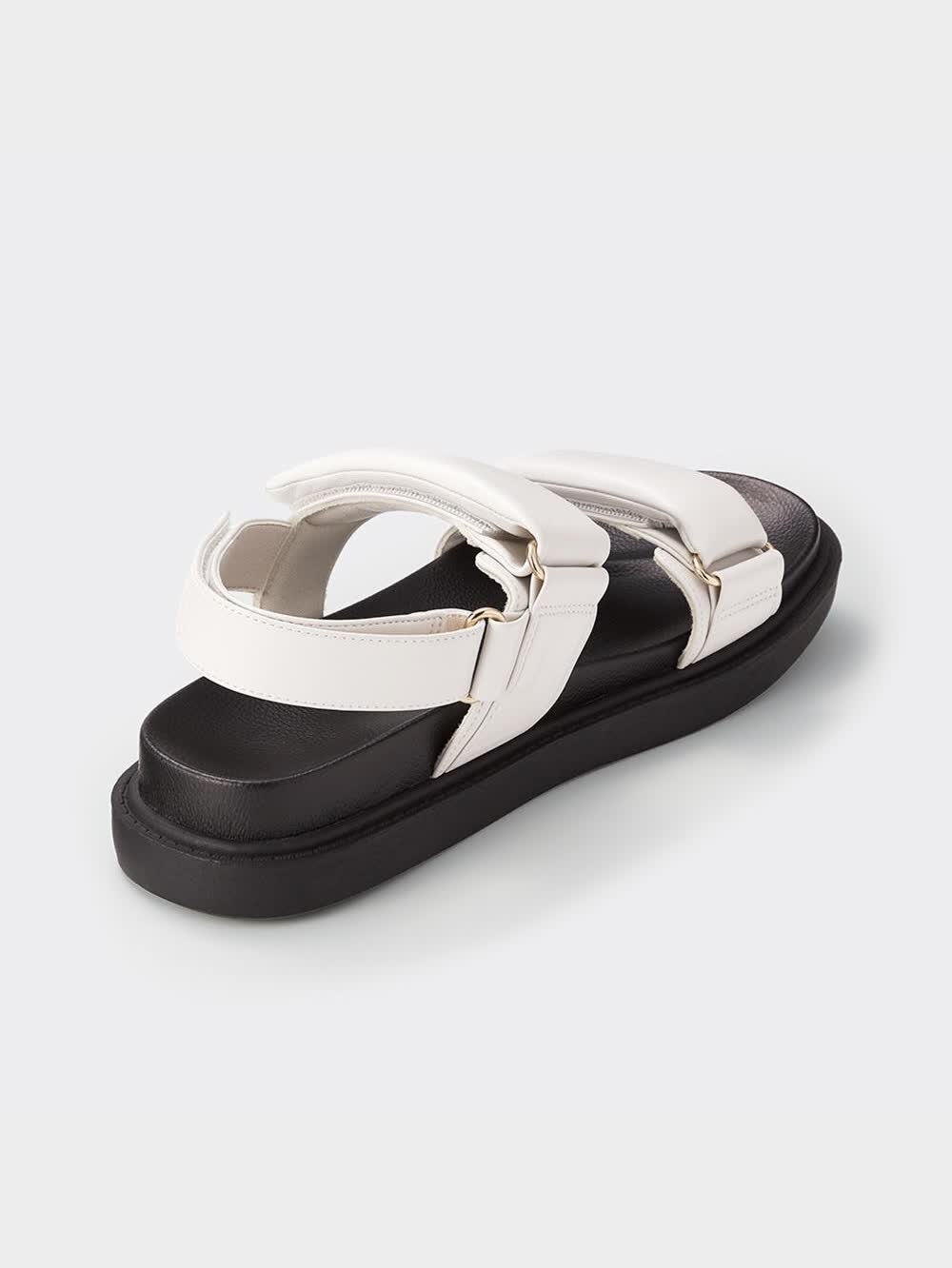 GU公式 | パフィーダブルベルトサンダル