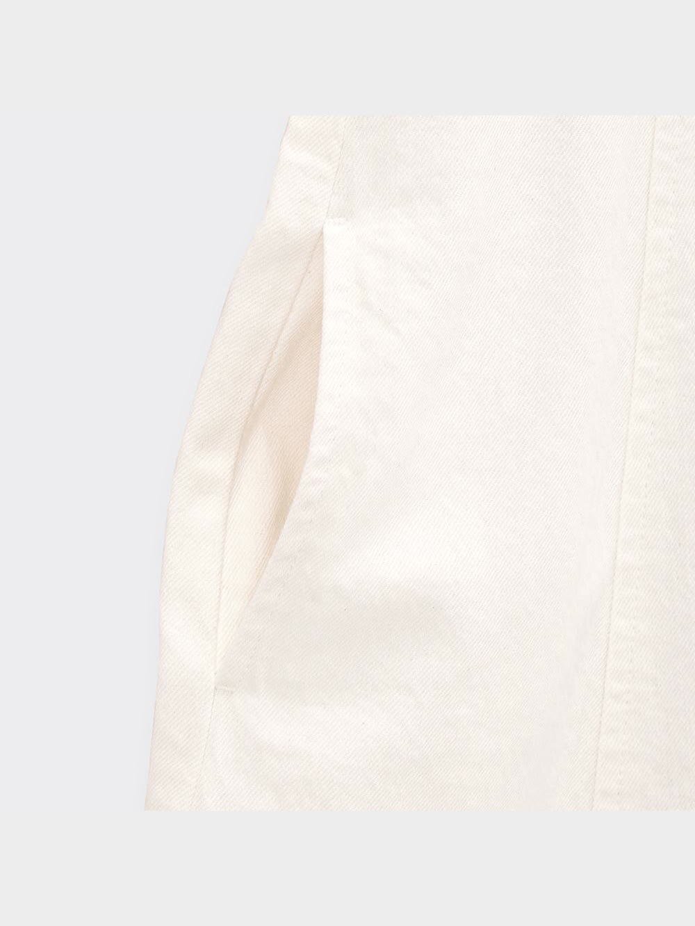 くロ 今回は、油圧ショベルZX330-7が石を砕く姿＆金属を回収する姿をご紹介