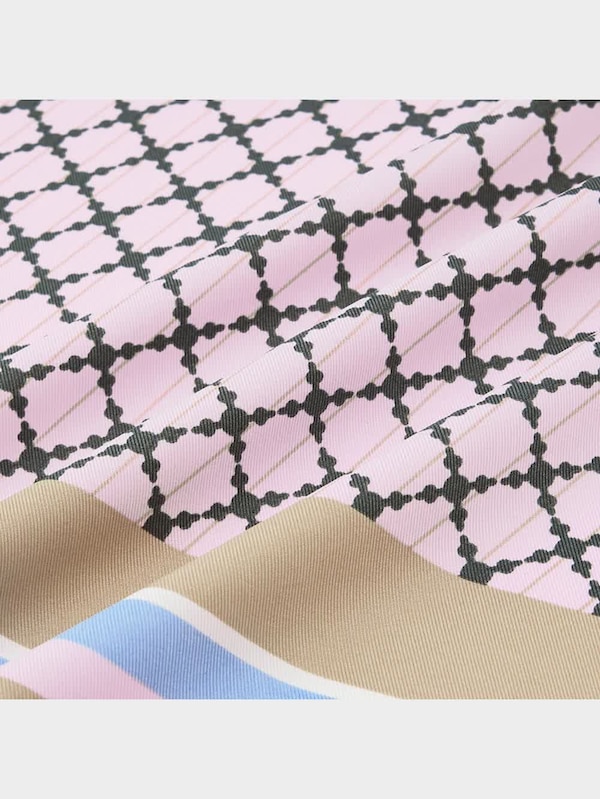 モノグラムスカーフ